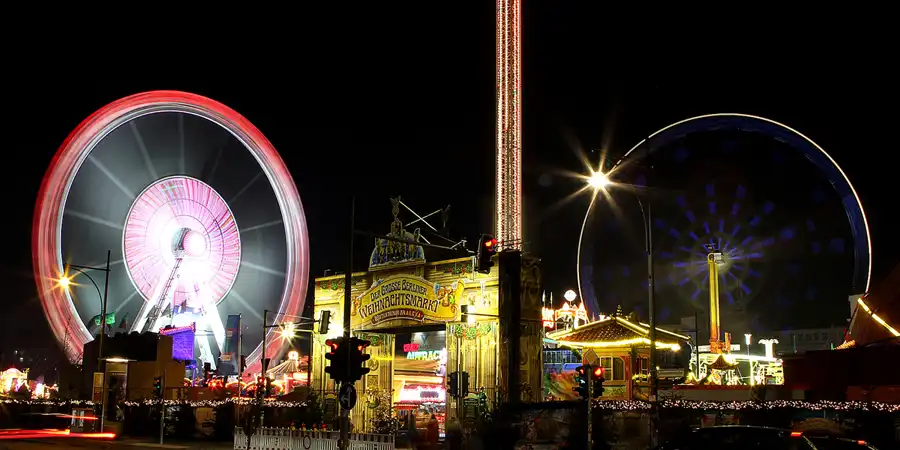 001 | 2014 | Berlin | Weihnachtsmarkt am Alexa | © carsten riede fotografie