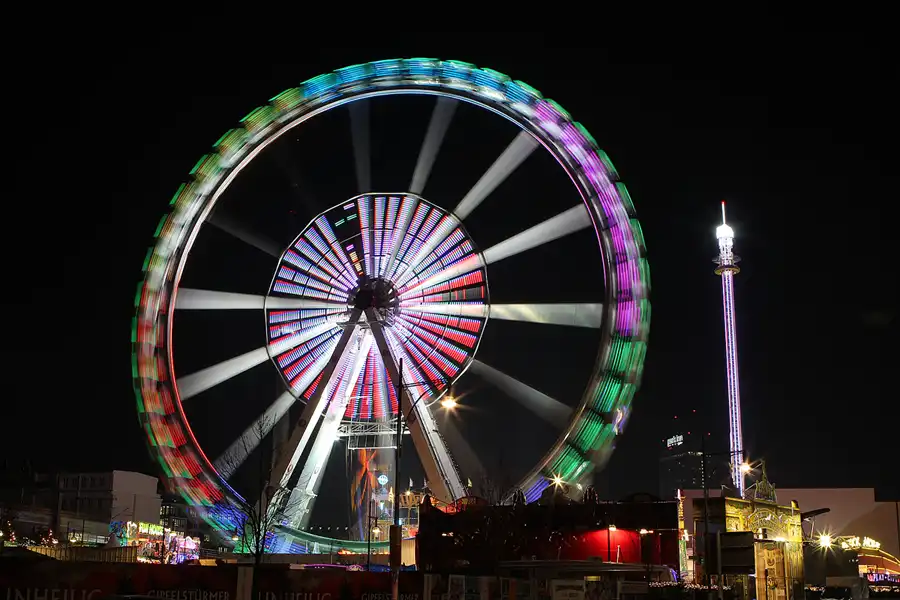 011 | 2014 | Berlin | Weihnachtsmarkt am Alexa | © carsten riede fotografie