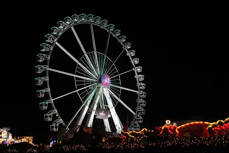 017 | 2014 | Berlin | Weihnachtsmarkt am Alexa | © carsten riede fotografie