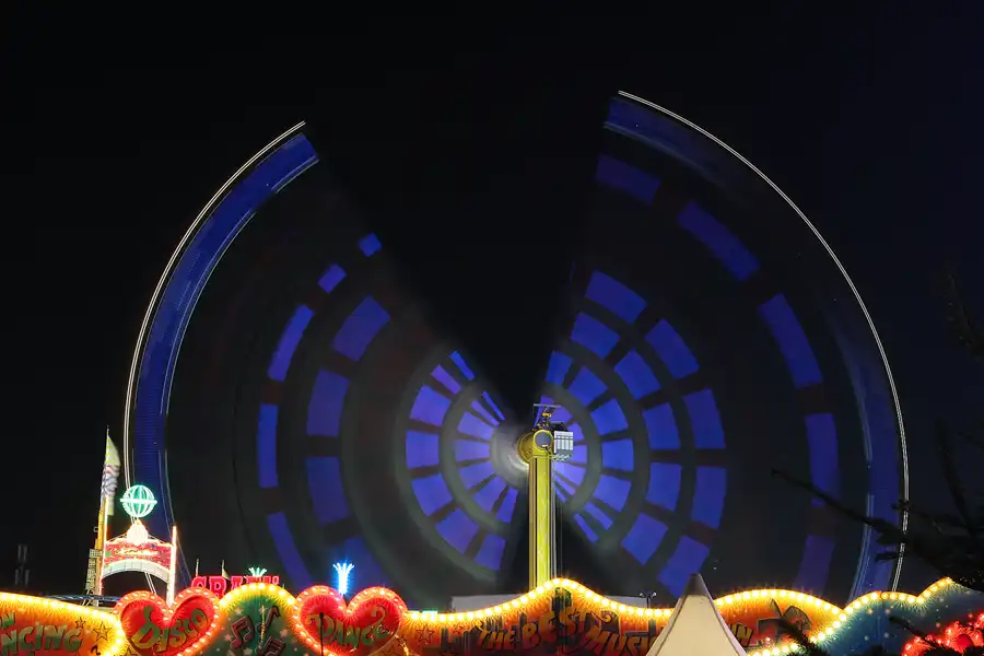 019 | 2014 | Berlin | Weihnachtsmarkt am Alexa | © carsten riede fotografie