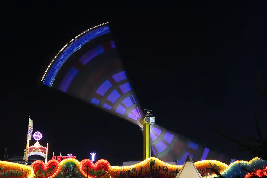 020 | 2014 | Berlin | Weihnachtsmarkt am Alexa | © carsten riede fotografie