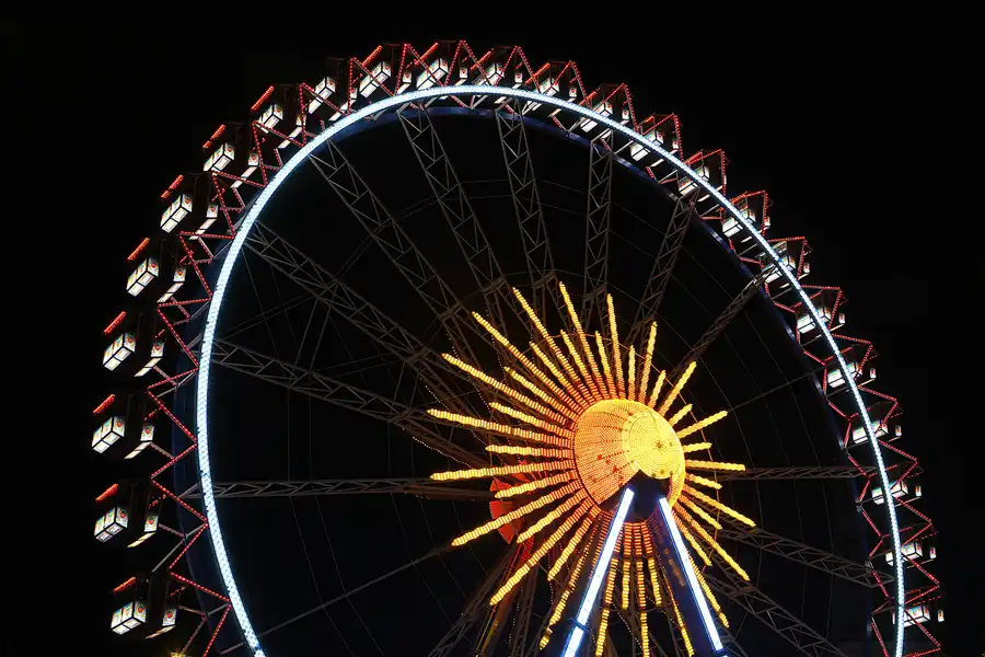 024 | 2014 | Berlin | Weihnachtsmarkt am Roten Rathaus | © carsten riede fotografie