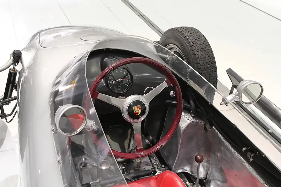 021 | 2014 | Stuttgart | Porsche Museum | © carsten riede fotografie