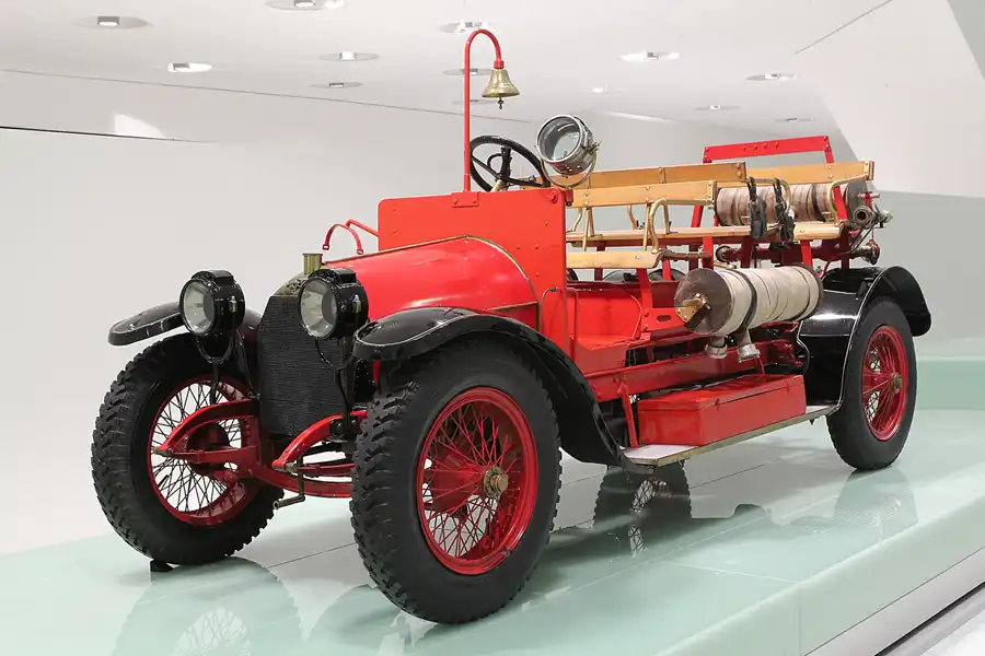 111 | 2014 | Stuttgart | Porsche Museum | © carsten riede fotografie