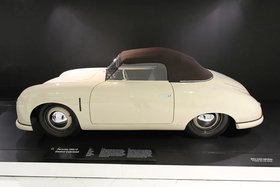 027 | 2014 | Stuttgart | Porsche Museum | © carsten riede fotografie