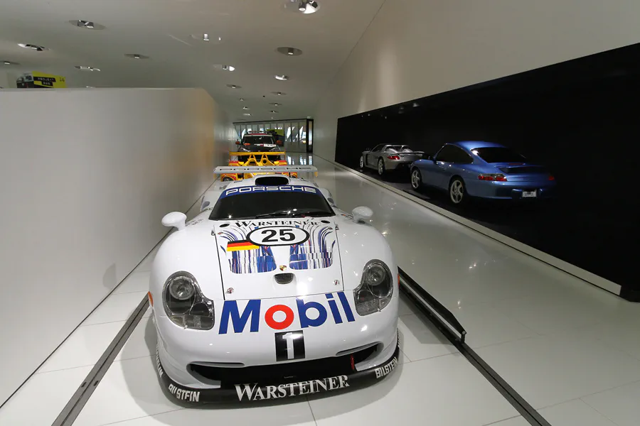 074 | 2014 | Stuttgart | Porsche Museum | © carsten riede fotografie