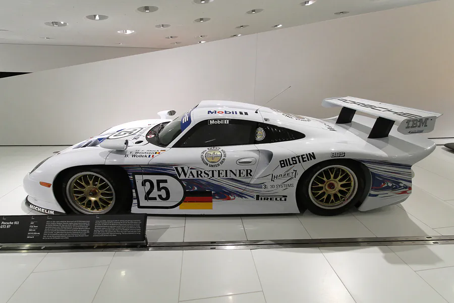 075 | 2014 | Stuttgart | Porsche Museum | © carsten riede fotografie