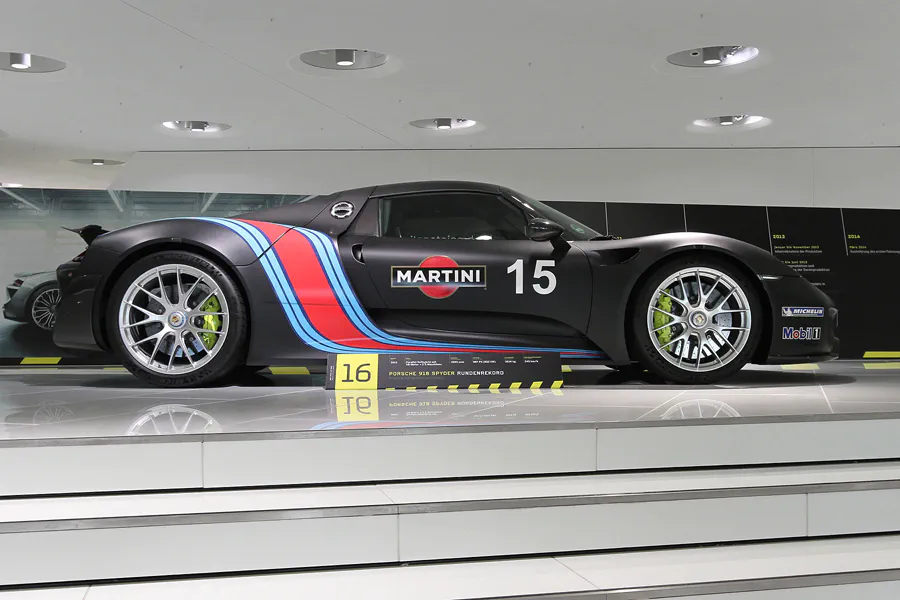 083 | 2014 | Stuttgart | Porsche Museum | © carsten riede fotografie