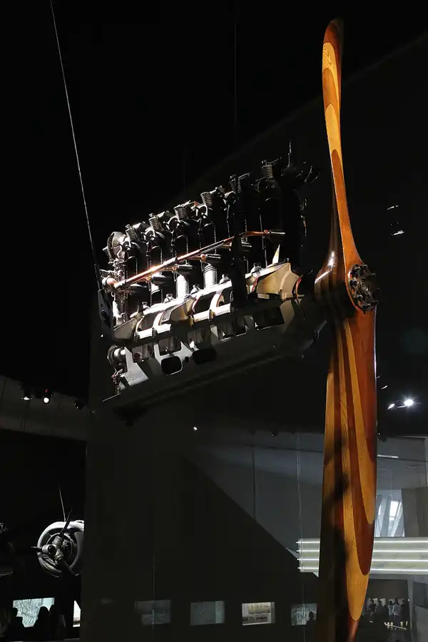 024 | 2014 | Stuttgart | Mercedes Benz Museum | © carsten riede fotografie