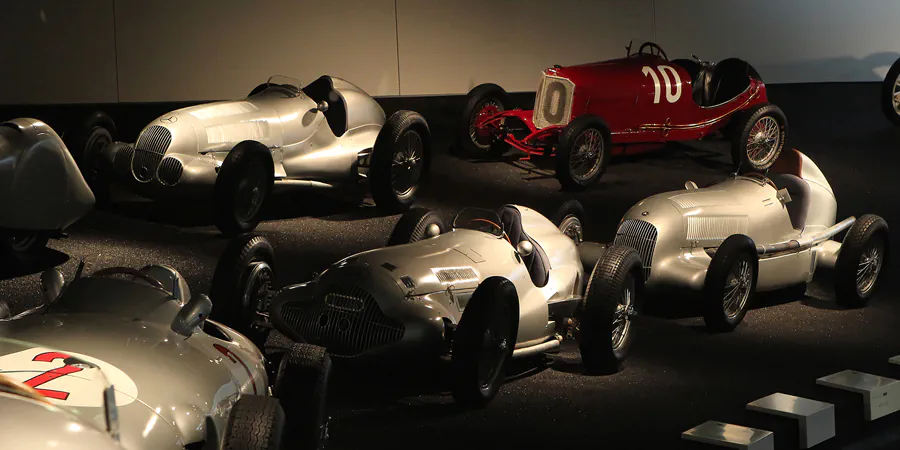060 | 2014 | Stuttgart | Mercedes Benz Museum | © carsten riede fotografie