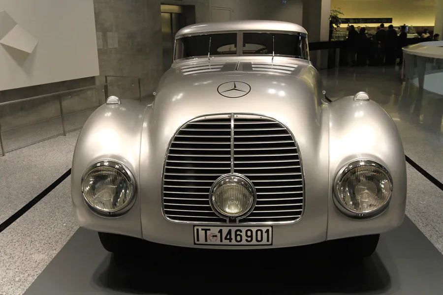 077 | 2014 | Stuttgart | Mercedes Benz Museum | © carsten riede fotografie