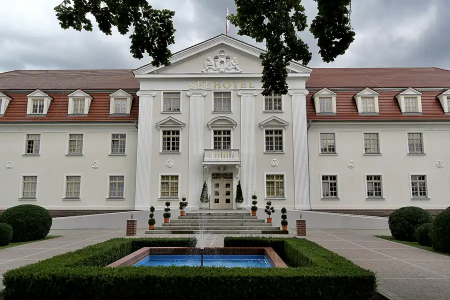 077 | 2015 | Grossräschen | IBA-Terrassen – Seehotel | © carsten riede fotografie