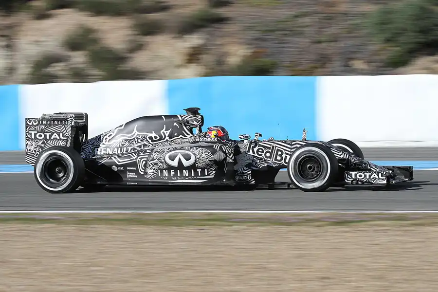 107 | 2015 | Jerez De La Frontera | Red Bull-Renault RB11 | Daniil Kvyat | © carsten riede fotografie