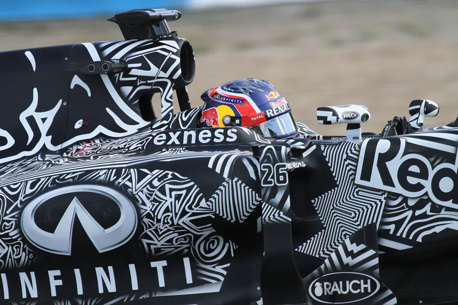 104 | 2015 | Jerez De La Frontera | Red Bull-Renault RB11 | Daniil Kvyat | © carsten riede fotografie