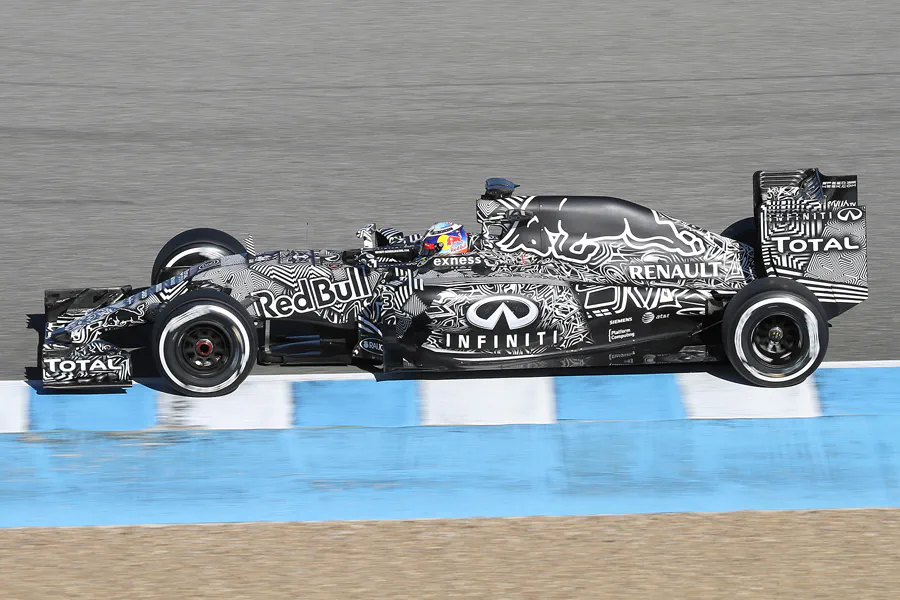 108 | 2015 | Jerez De La Frontera | Red Bull-Renault RB11 | Daniel Ricciardo | © carsten riede fotografie
