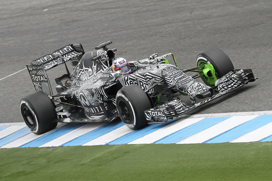 118 | 2015 | Jerez De La Frontera | Red Bull-Renault RB11 | Daniel Ricciardo | © carsten riede fotografie