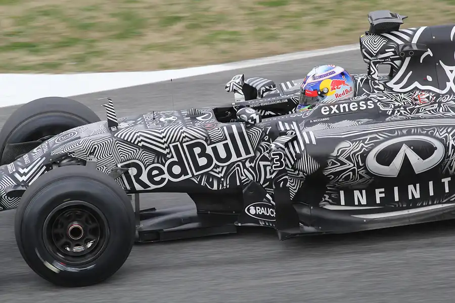114 | 2015 | Barcelona | Red Bull-Renault RB11 | Daniel Ricciardo | © carsten riede fotografie
