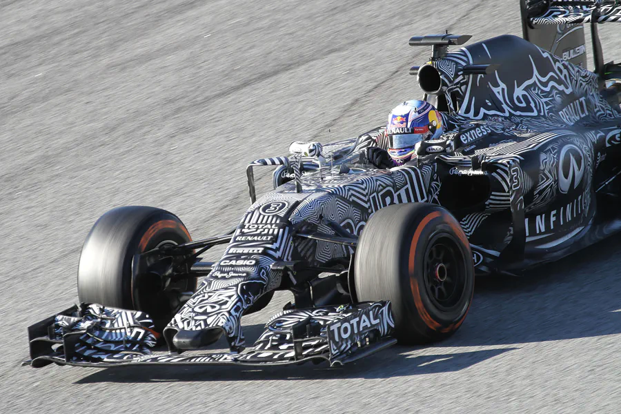 102 | 2015 | Barcelona | Red Bull-Renault RB11 | Daniel Ricciardo | © carsten riede fotografie