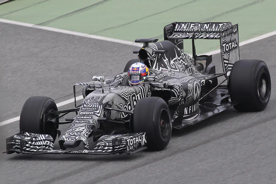113 | 2015 | Barcelona | Red Bull-Renault RB11 | Daniel Ricciardo | © carsten riede fotografie