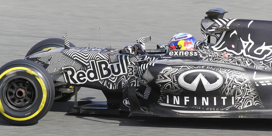 116 | 2015 | Barcelona | Red Bull-Renault RB11 | Daniel Ricciardo | © carsten riede fotografie