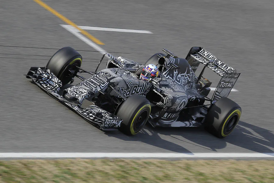 118 | 2015 | Barcelona | Red Bull-Renault RB11 | Daniel Ricciardo | © carsten riede fotografie