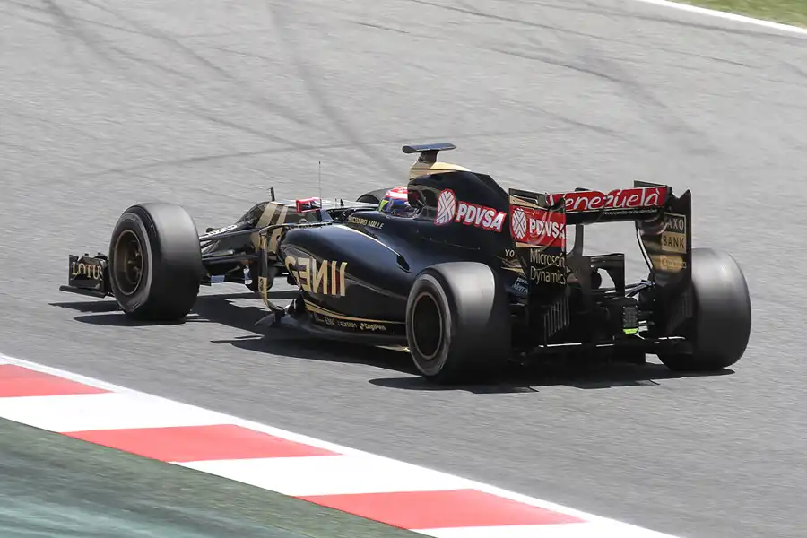 050 | 2015 | Barcelona | Lotus-Mercedes Benz E23 Hybrid | Pastor Maldonado | © carsten riede fotografie