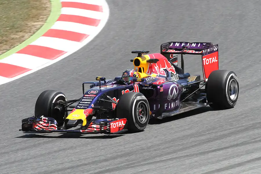 128 | 2015 | Barcelona | Red Bull-Renault RB11 | Daniil Kvyat | © carsten riede fotografie