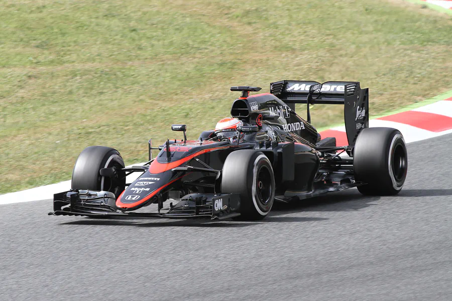 075 | 2015 | Barcelona | McLaren-Honda MP4-30 | Jenson Button | © carsten riede fotografie