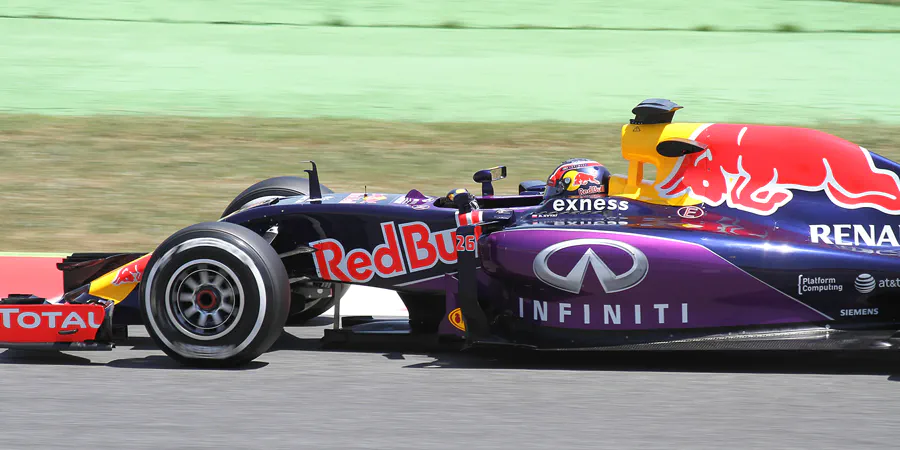 129 | 2015 | Barcelona | Red Bull-Renault RB11 | Daniil Kvyat | © carsten riede fotografie