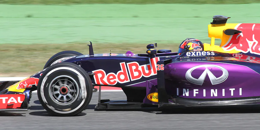 130 | 2015 | Barcelona | Red Bull-Renault RB11 | Daniil Kvyat | © carsten riede fotografie