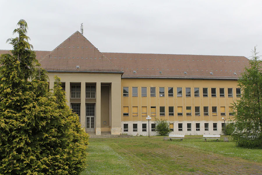 001 | 2015 | Ballenstedt | Bezirksparteischule der SED ´Wilhelm Liebknecht´ | © carsten riede fotografie