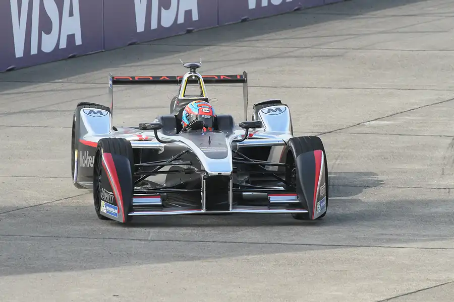 040 | 2015 | Berlin | Spark-Renault SRT_01E | Team Dragon Racing | Loic Duval | © carsten riede fotografie