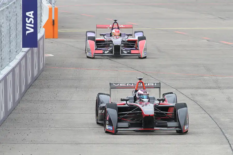 114 | 2015 | Berlin | Spark-Renault SRT_01E | Team Venturi | Stephan Sarrazin + Spark-Renault SRT_01E | Team Virgin Racing | Jaime Alguersuari | © carsten riede fotografie