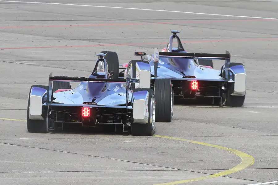 128 | 2015 | Berlin | Spark-Renault SRT_01E | Team Virgin Racing | Sam Bird + Spark-Renault SRT_01E | Team Virgin Racing | Jaime Alguersuari | © carsten riede fotografie