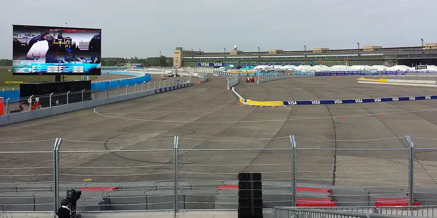 148 | 2015 | Berlin | Tempelhof Field | © carsten riede fotografie