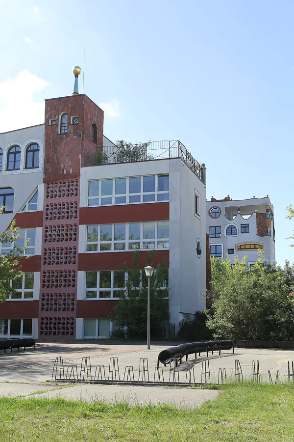 018 | 2015 | Lutherstadt Wittenberg | Hundertwasserschule | © carsten riede fotografie