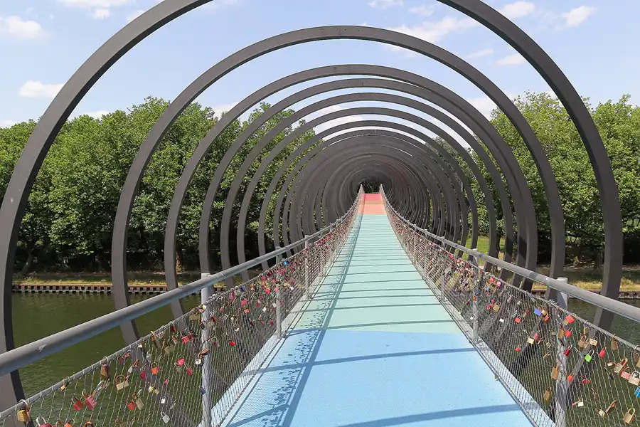 321 | 2015 | Oberhausen | Slinky Springs To Fame | © carsten riede fotografie