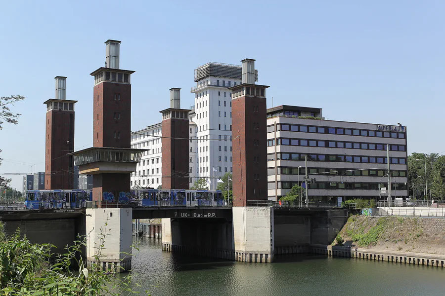 079 | 2015 | Duisburg | Innenhafen | © carsten riede fotografie
