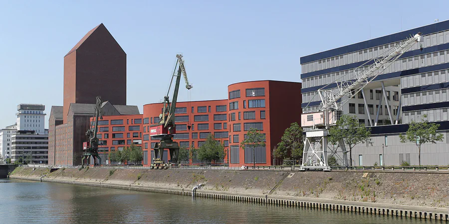 089 | 2015 | Duisburg | Innenhafen | © carsten riede fotografie