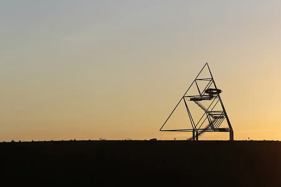 001 | 2015 | Bottrop | Tetraeder | © carsten riede fotografie
