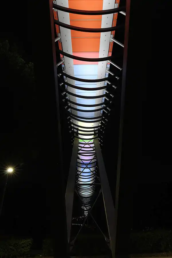 055 | 2015 | Oberhausen | Slinky Springs To Fame | © carsten riede fotografie