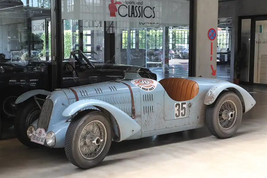 002 | 2015 | Düsseldorf | Classic Remise | © carsten riede fotografie