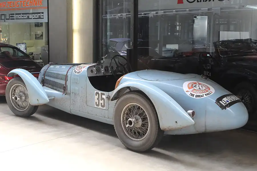 004 | 2015 | Düsseldorf | Classic Remise | © carsten riede fotografie