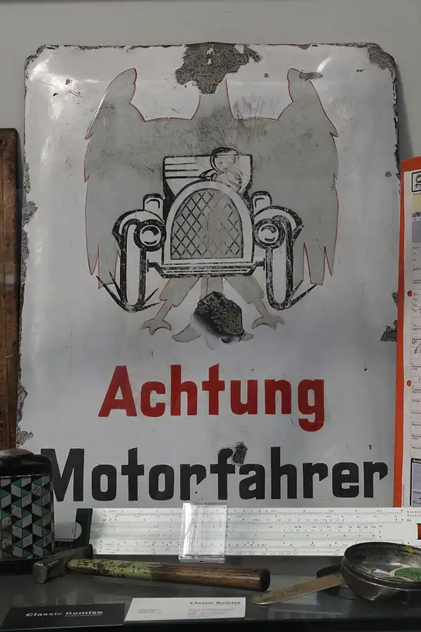 024 | 2015 | Düsseldorf | Classic Remise | © carsten riede fotografie