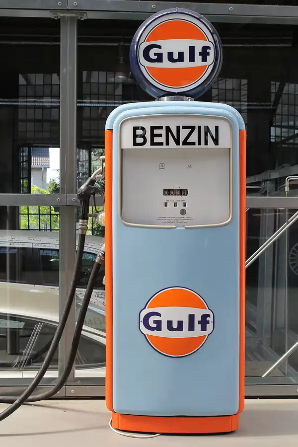 030 | 2015 | Düsseldorf | Classic Remise | © carsten riede fotografie