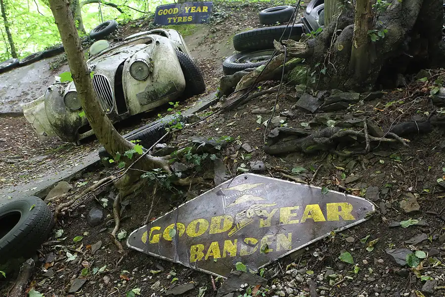 020 | 2015 | Erkrath | Auto-Skulpturen-Park | © carsten riede fotografie