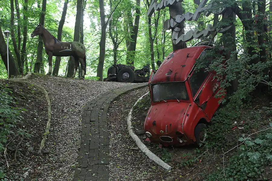 094 | 2015 | Erkrath | Auto-Skulpturen-Park | © carsten riede fotografie