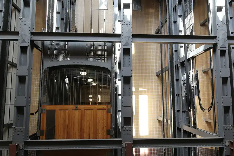 103 | 2015 | Hamburg | St. Pauli Elbtunnel | © carsten riede fotografie