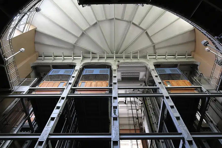 112 | 2015 | Hamburg | St. Pauli Elbtunnel | © carsten riede fotografie