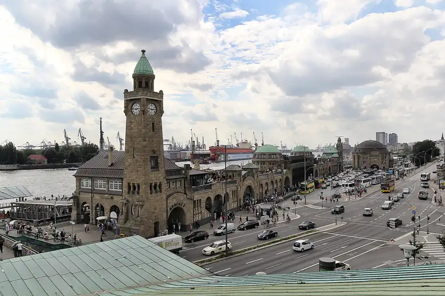 120 | 2015 | Hamburg | Landungsbrücken | © carsten riede fotografie